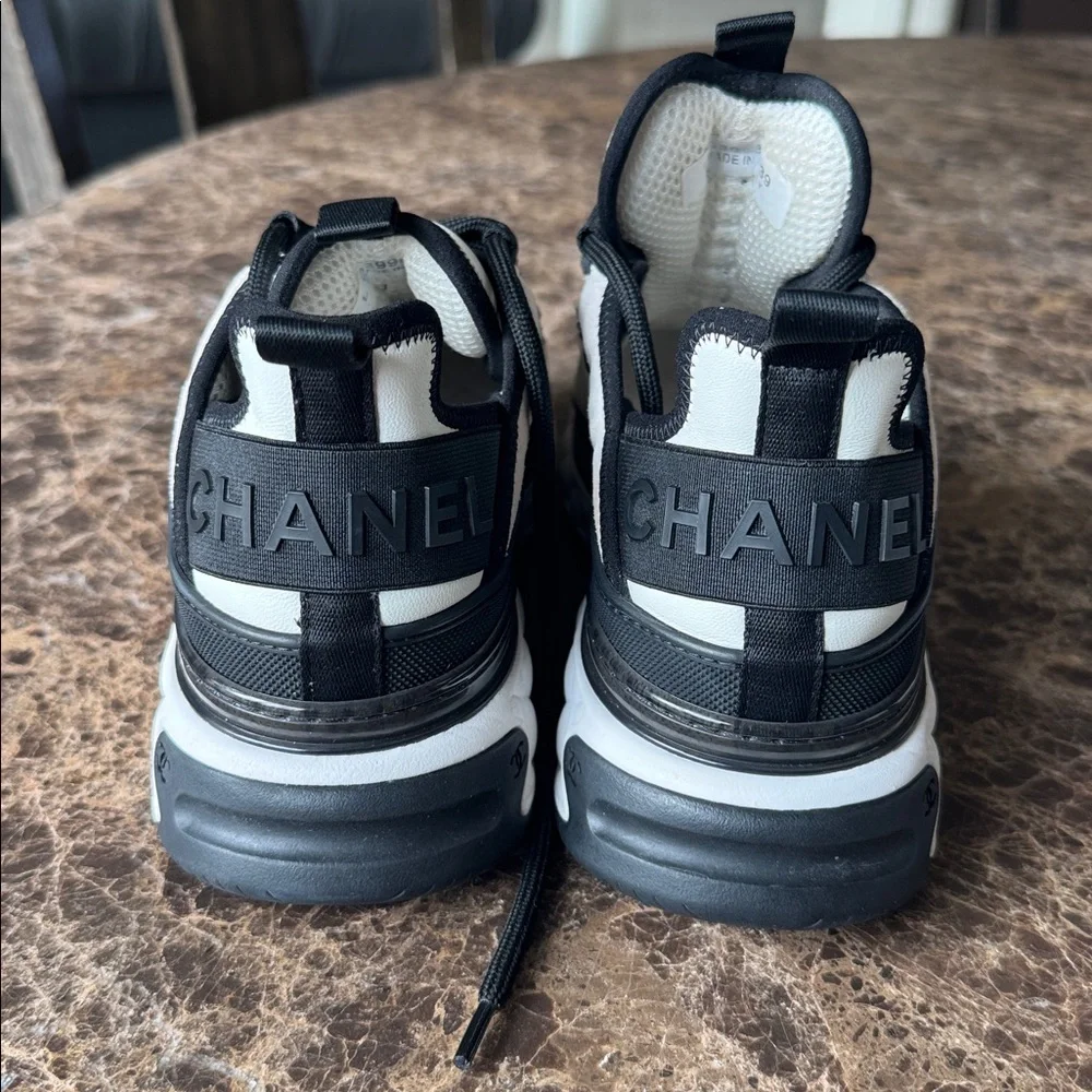 Chanel black white sneakers trainers flats sz 39